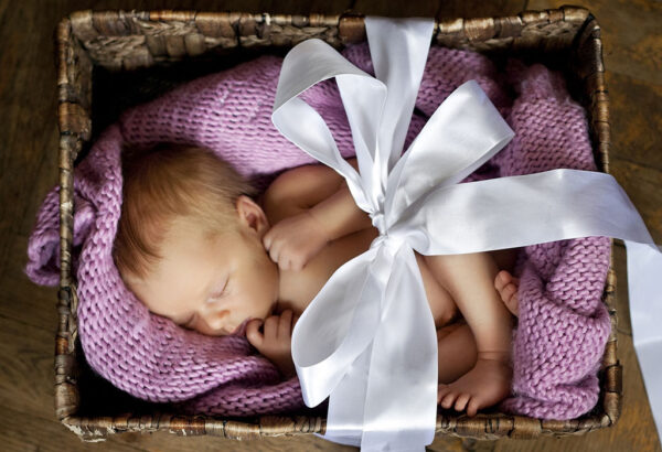 Newborn baby clothes and other birthday gifts for your child